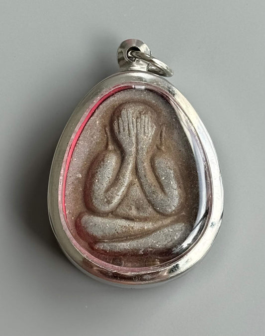 Phra Pid Ta Amulet