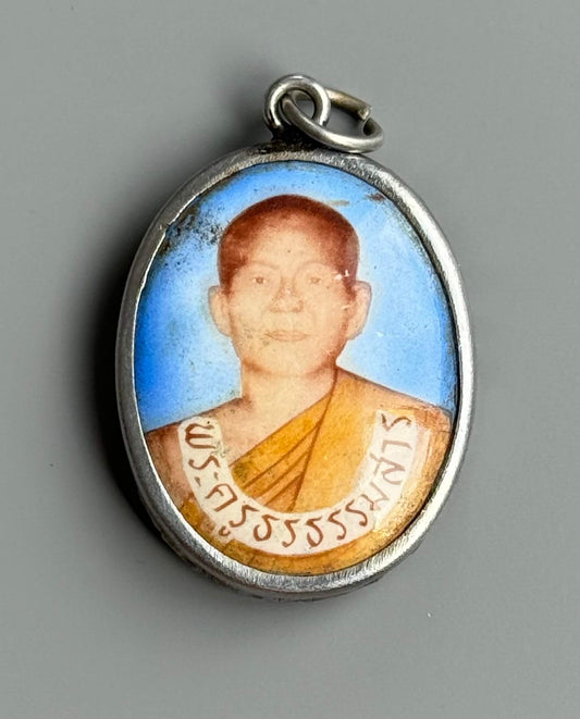 Phra Kruba Srivichai Monk Locket w/ Prachao Ha Praong Yant