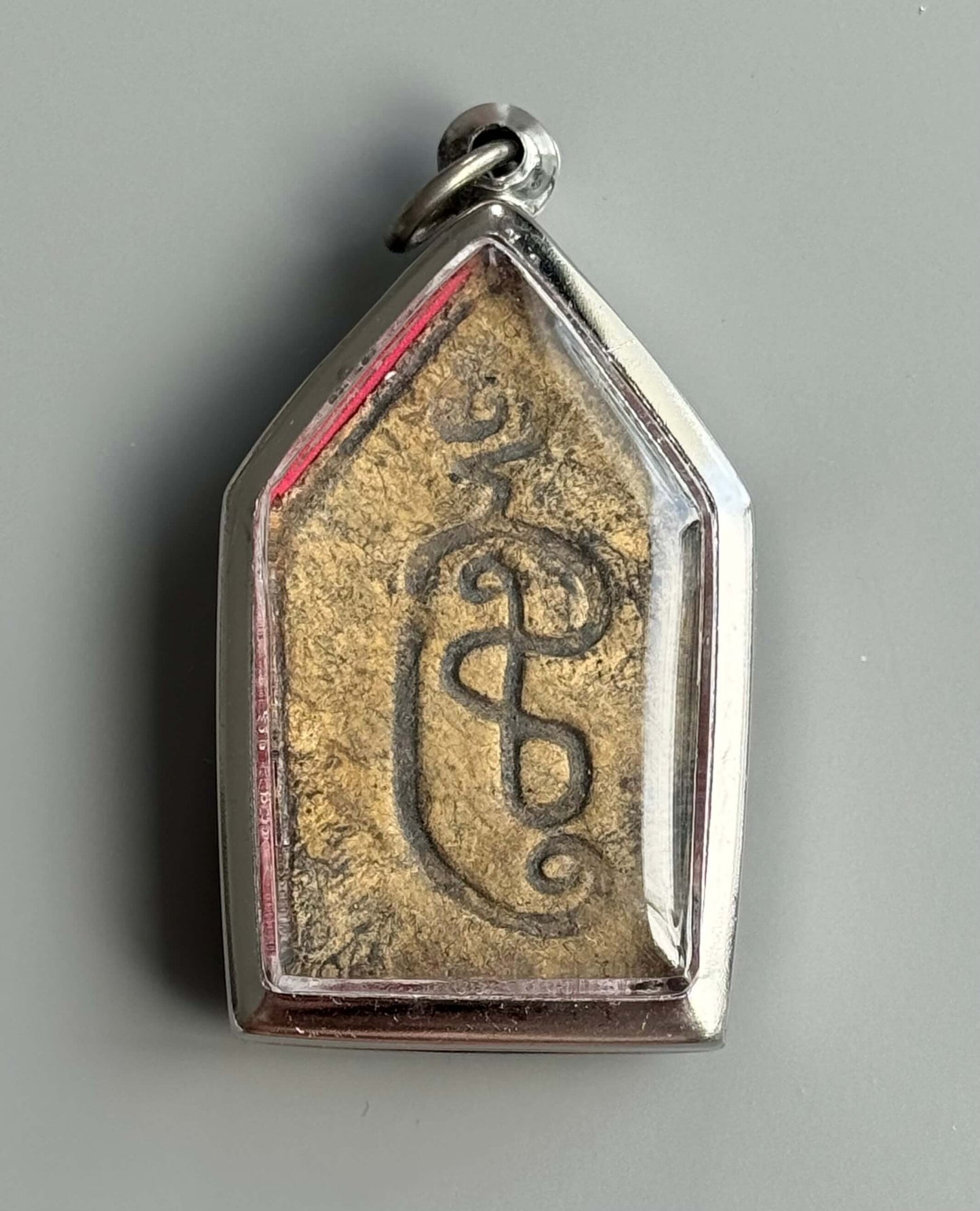 Khun Phaen Amulet – Love, Attraction, and Charisma